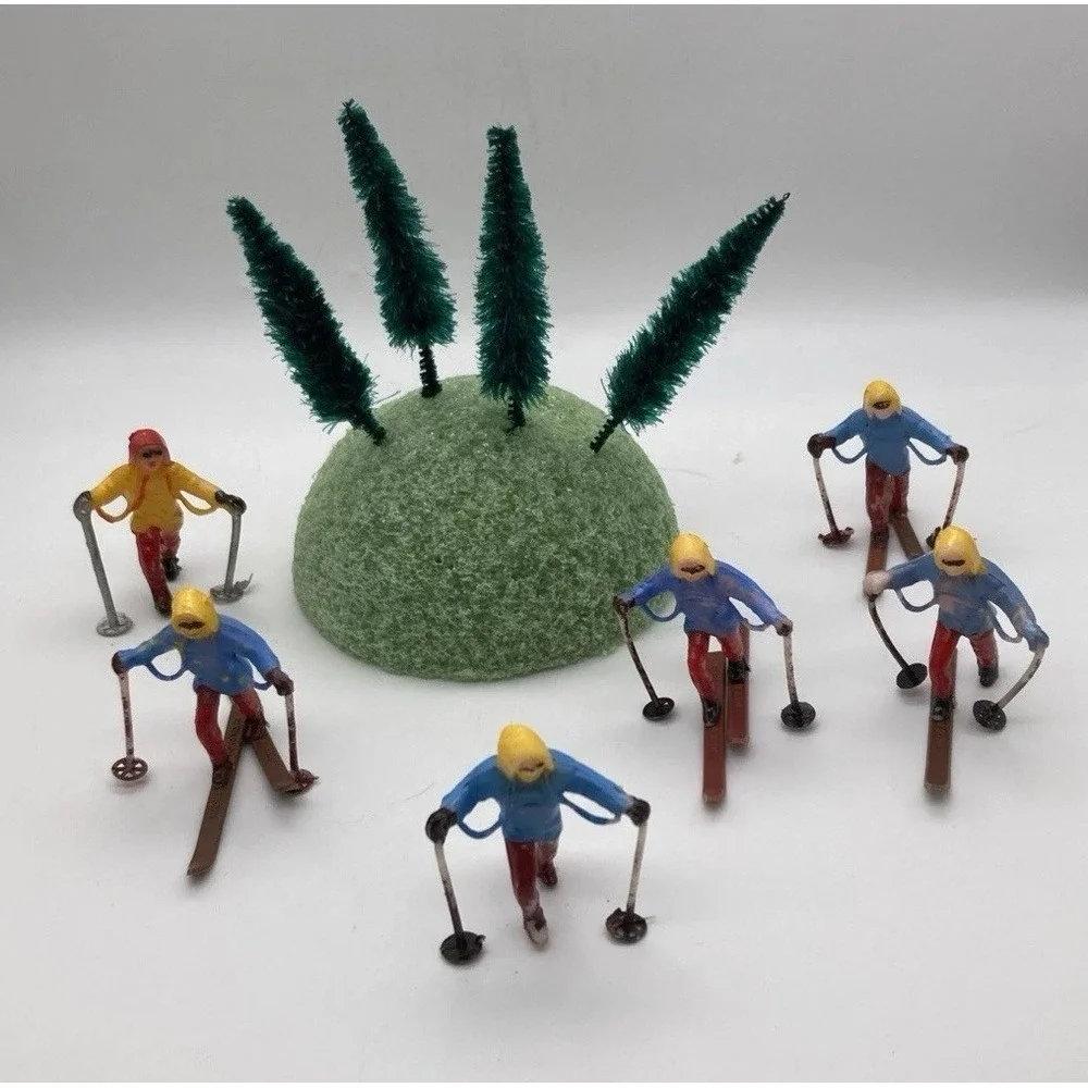 Vintage Set Of 6 Skiers 4 Trees Plastic Cake Topper  Made in Hong Kong Retro